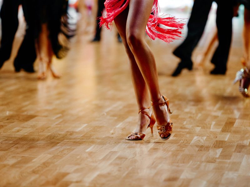 feet-woman-dancer-2021-08-26-15-33-14-utc