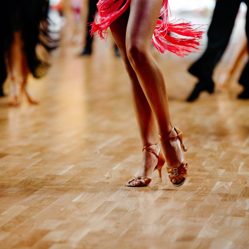 feet-woman-dancer-2021-08-26-15-33-14-utc